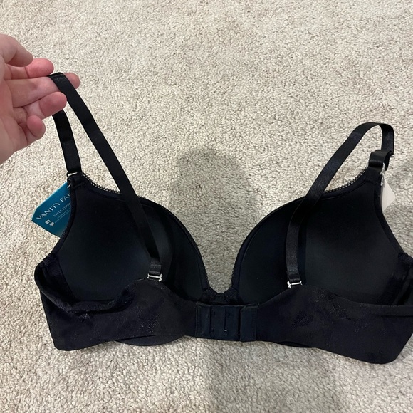 Vanity Fair Extreme Ego Boost Convertible Push-Up Bra - Picture 9 of 10